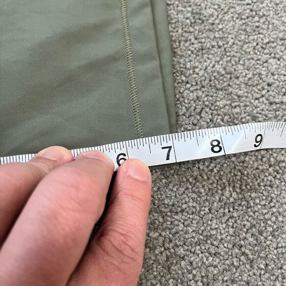 Athleta: Good Condition Ultimate Stash Pocket 7" Short - Picture 9 of 9